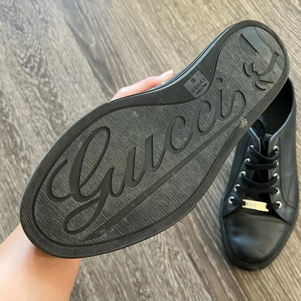 GUCCI PLAIN LEATHER SNEAKERS model 423301. All black. Size 8.5 Gucci Ace Flame Black Leather Sneakers Men main image 4